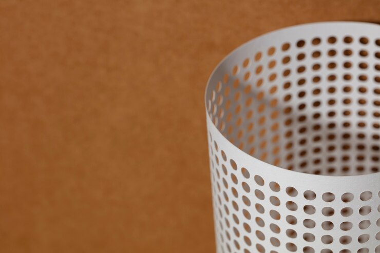Kostenlose Foto blick auf winzige löcher in perforiertem material