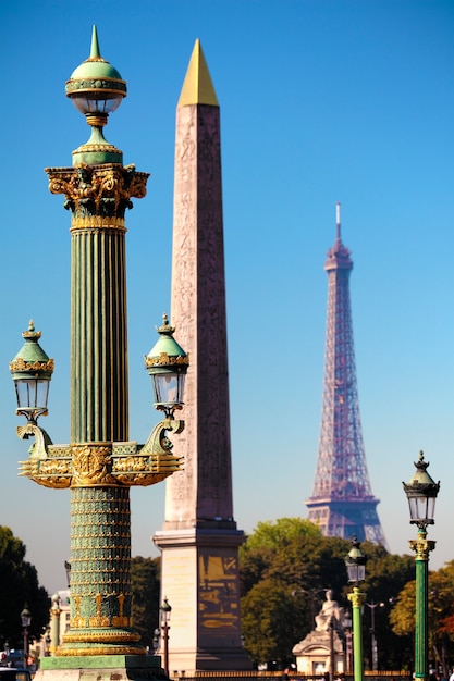 Blick über den Place de la Concorde im Zentrum von Paris