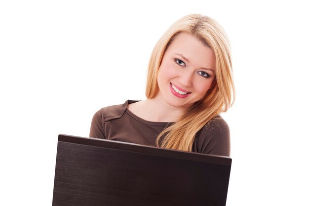 Blonde Frau mit Laptop