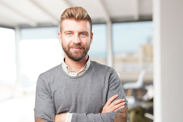 blonder Mann. glücklichen Ausdruck