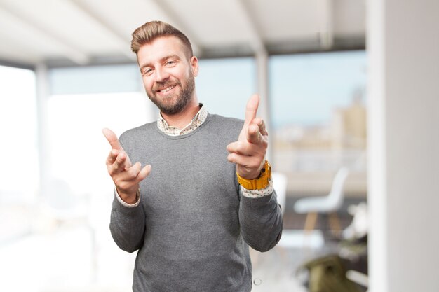 blonder Mann. glücklichen Ausdruck