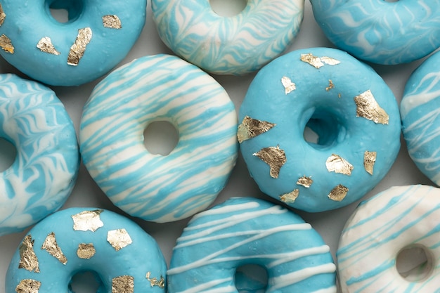 Blue Monday Arrangement mit Donuts