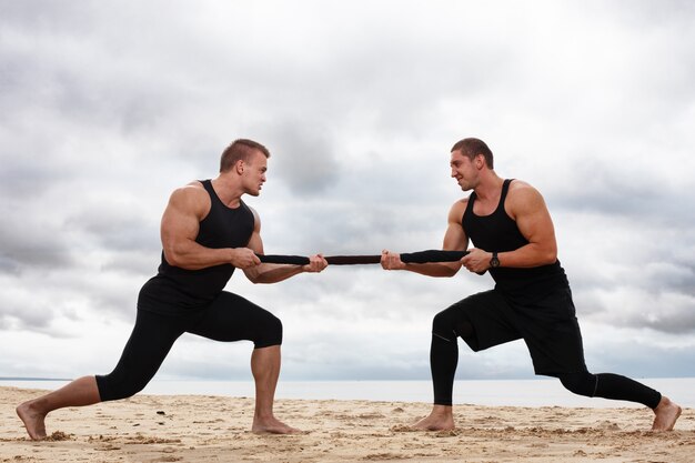 Bodybuilder am Strand