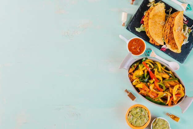 Bohnenkraut mexikanisches Essen und Soßen