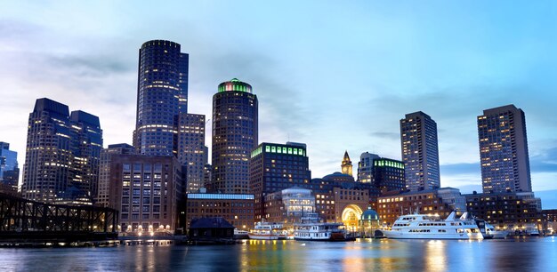 Boston Innenstadt in der Abenddämmerung, USA