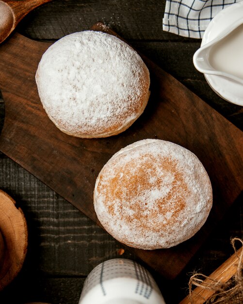 Kostenloses Foto brötchen mit pulver an der spitze