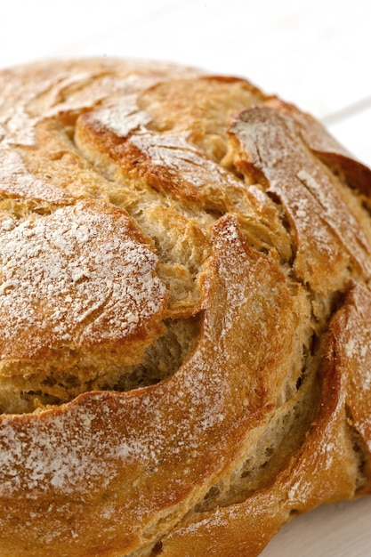 Brot auf Weiß