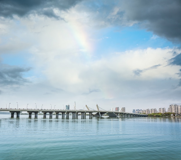 Brücke auf dem See