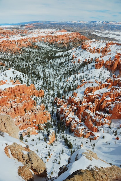 Kostenloses Foto bryce canyon mit schnee im winter