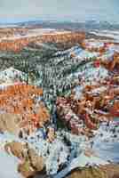 Kostenloses Foto bryce canyon mit schnee im winter