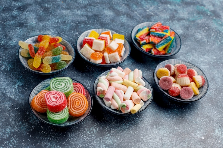 Kostenlose Foto bunte bonbons, gelee und marmelade, draufsicht