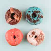 Kostenloses Foto bunte donuts