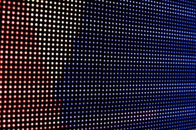 Bunte Neon-LED-Leuchten auf einem Monitor