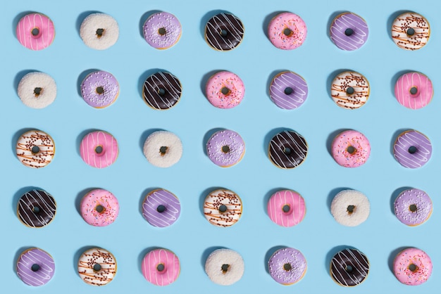 Bunte Süßigkeiten Donuts, Musterzusammensetzung
