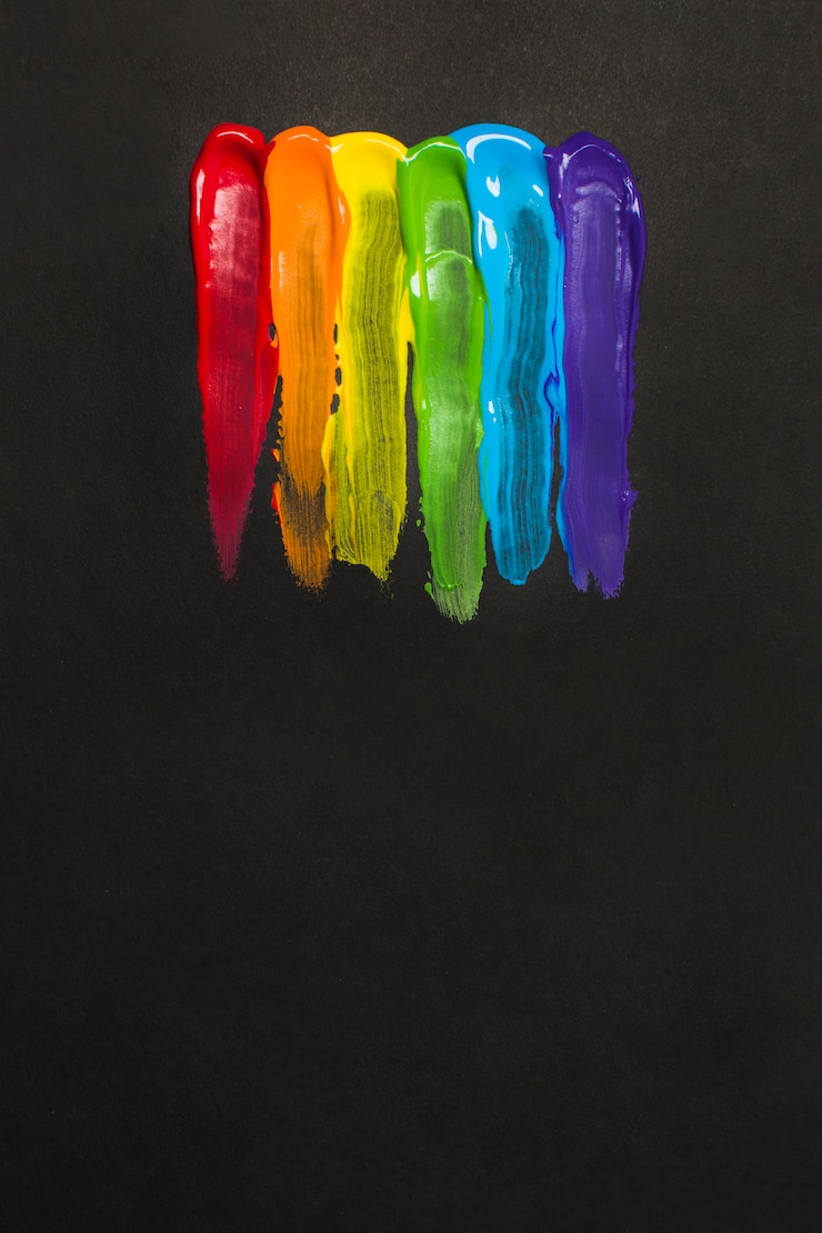Kostenlose Foto bunter lgbt-farbenanschlag mit bürste