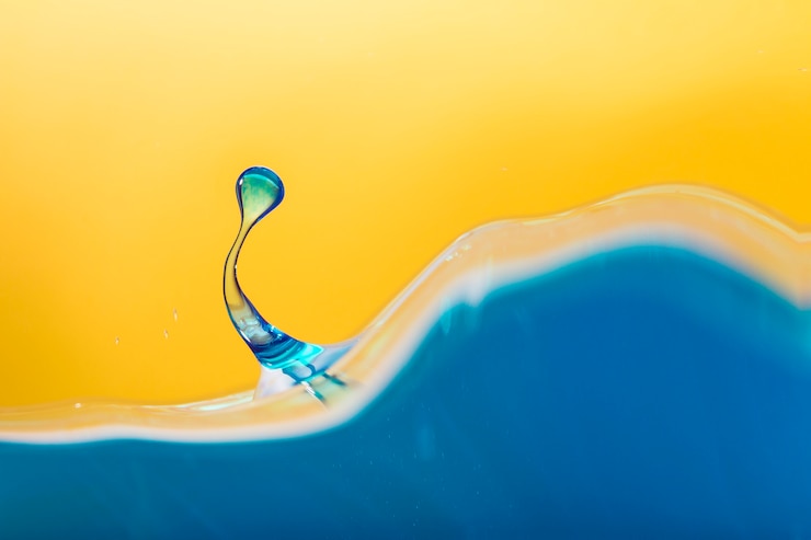 Kostenlose Foto buntes blaues tröpfchenspritzen