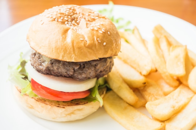 Burguer und Chips