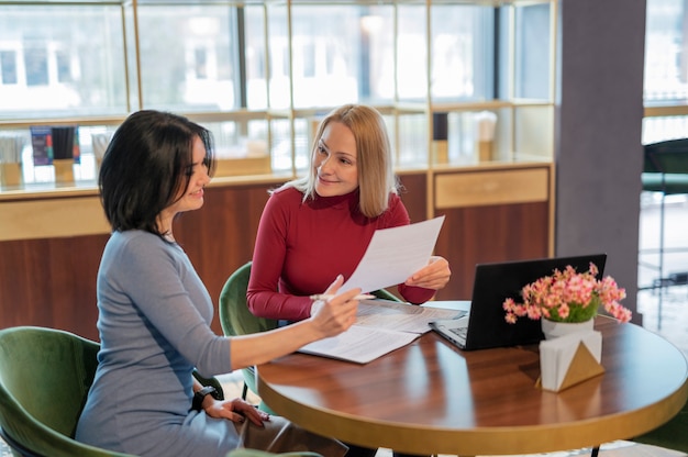 Business Person Training Anfänger im Praktikum