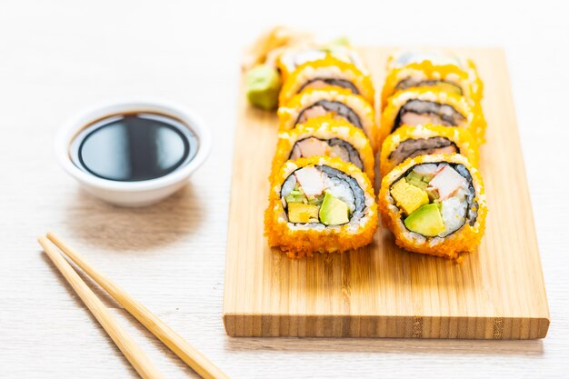 California Maki rollt Sushi