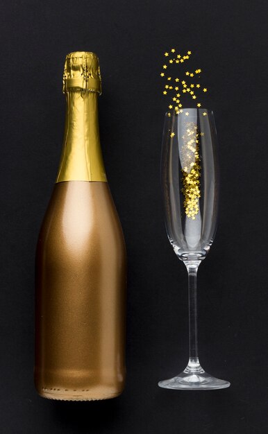 Champagnerflasche mit Glas