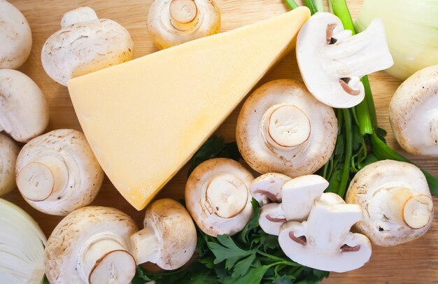 Champignon Pilz mit Käse