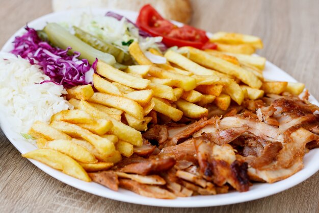 Chicken Doner Kebab und Gemüse