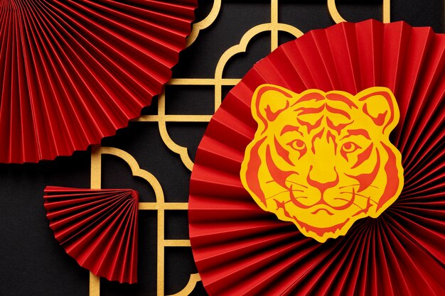 Chinesisches Neujahrsstillleben mit Tigerfeier