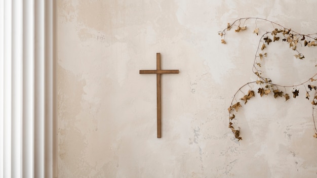 Kostenloses Foto christliche sonntagsschule mit kreuz an der wand