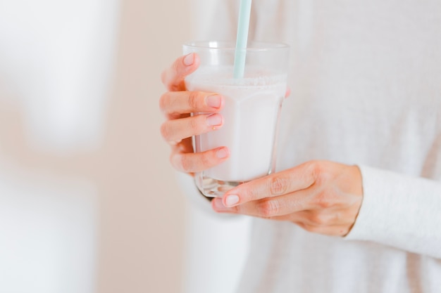 Close-up von Glas mit Milch