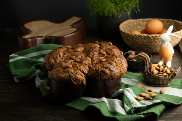 Kostenloses Foto colomba mit schokolade und mandeln