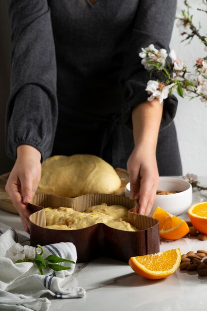 Colomba-Teig und Mandarinen-Sortiment