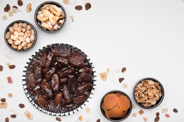 Copy-Space-Snacks für die Feier des Ramadan-Tages