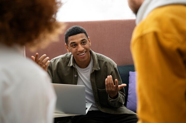 Coworking Menschen, die zusammenarbeiten