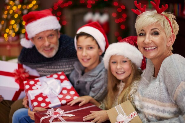 Das Austauschen von Geschenken ist die Zeit, auf die alle warten