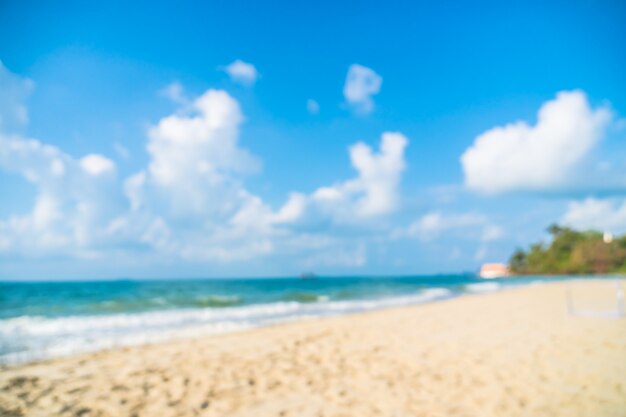 Defocused schöner Strand und Meer der abstrakten Unschärfe