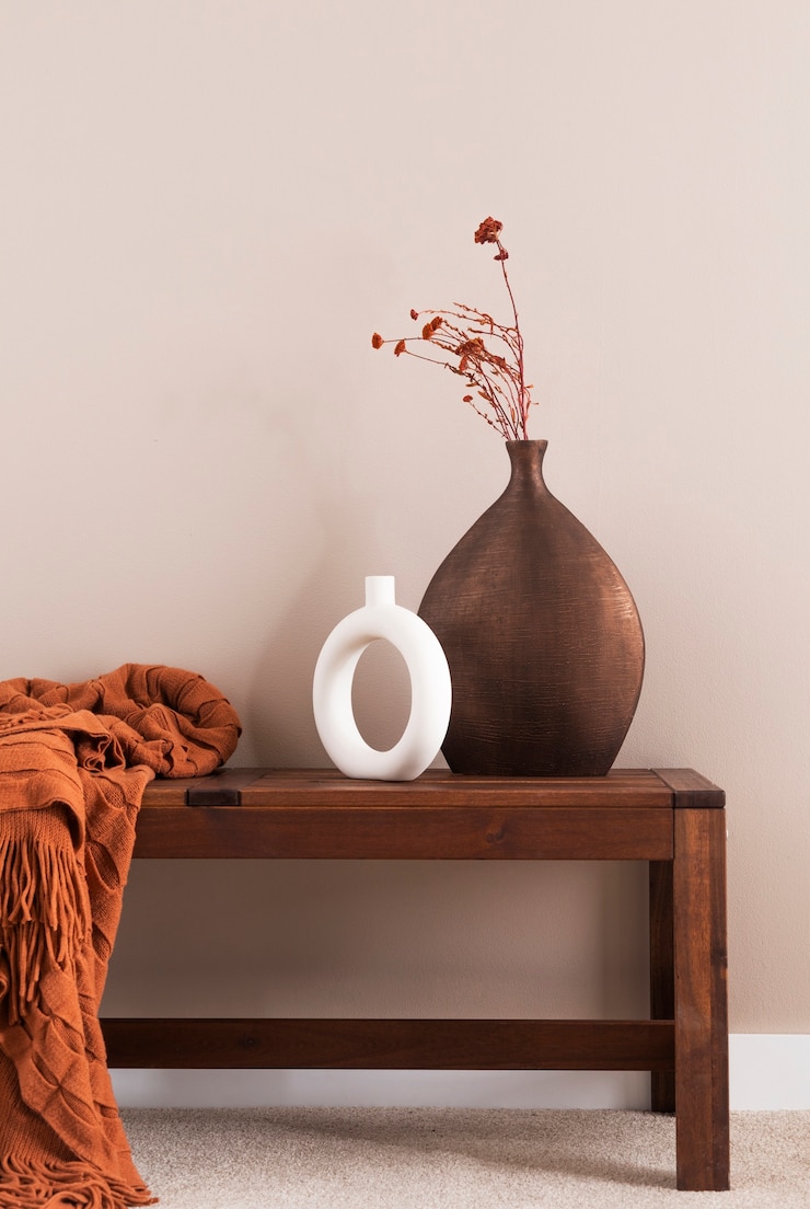 Kostenlose Foto dekorative pom-poms, die für dekorative vase verwendet werden