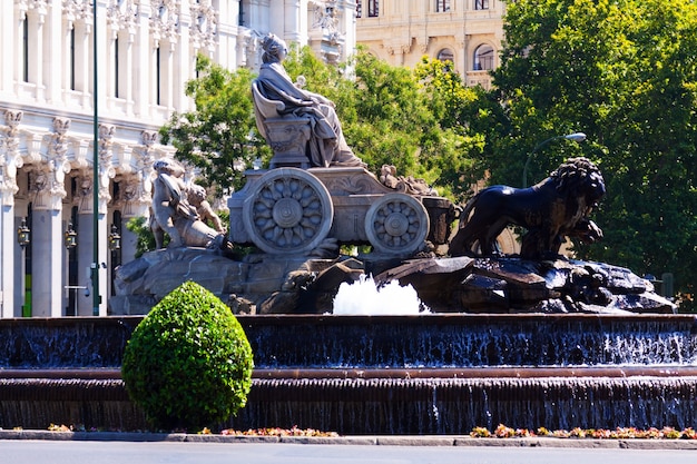 Der Cibeles-Brunnen auf der Plaza de Cibeles