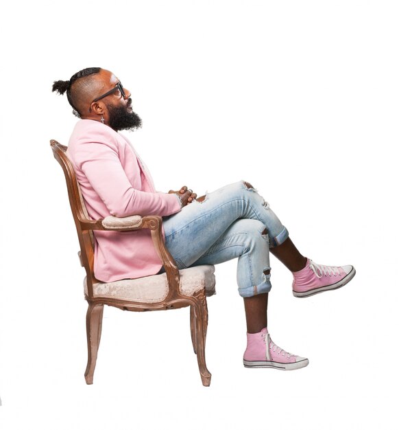 Der Mann mit rosa converses