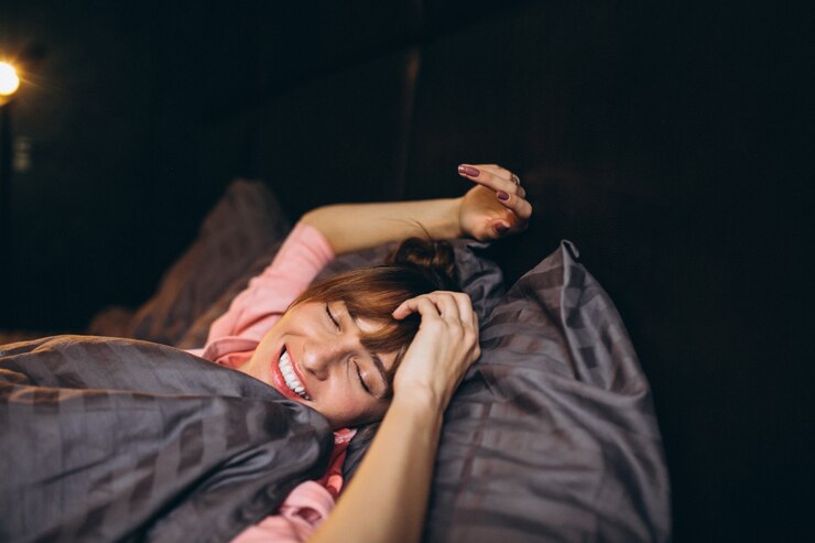 Kostenlose Foto der morgen der frau im bett