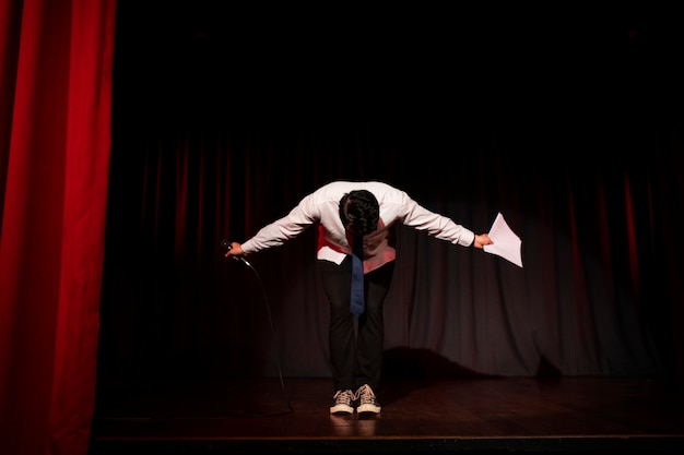 Der Prozess der Schaffung von Stand-up-Comedy