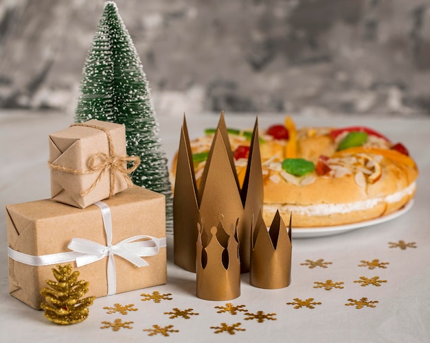 Dessert glückliche Offenbarung und verpackte Geschenke