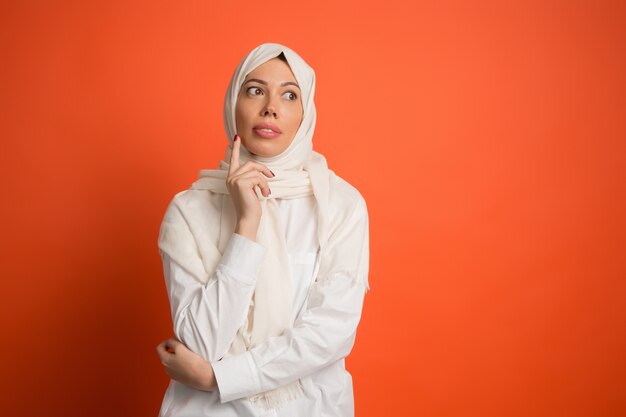 Die arabische Frau im Hijab