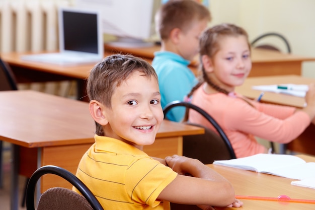 Die Schüler in der Schule lernen