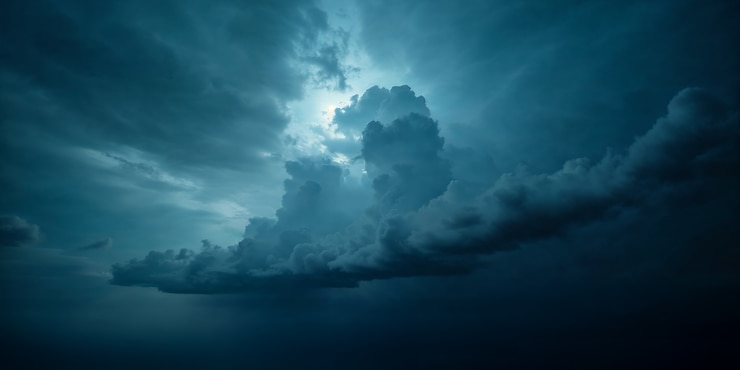 Kostenlose Foto dramatischer himmel mit gewitterwolken