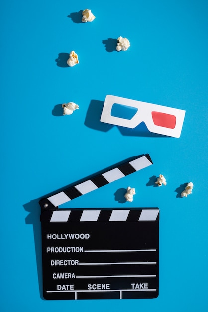Kostenloses Foto draufsicht 3d-brille für filme und filmklappe