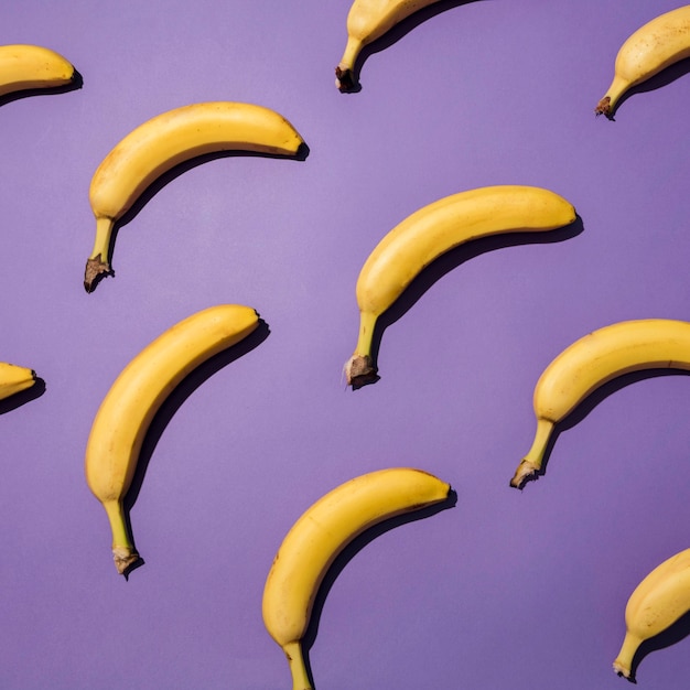Kostenloses Foto draufsicht anordnung der bio-bananen