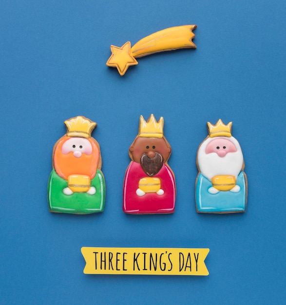 Draufsicht auf drei Könige mit Sternschnuppe