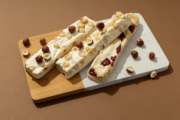 Draufsicht auf Turron-Dessert