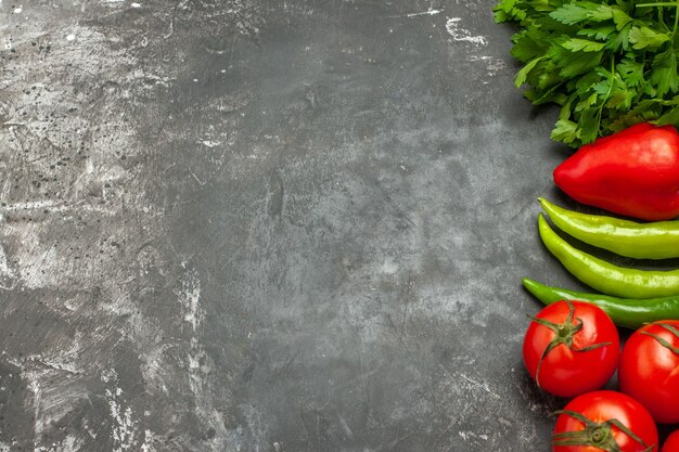 Draufsicht auf verschiedenes Gemüse und Gemüse zum Kochen des Abendessens