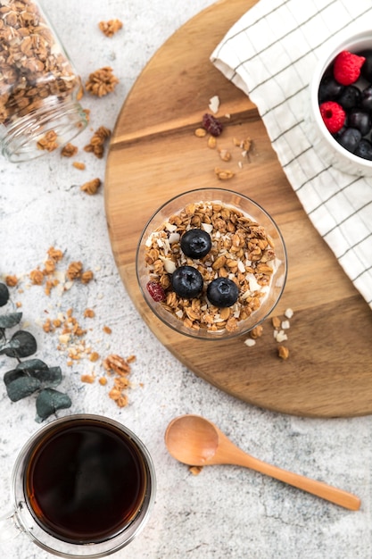 Kostenloses Foto draufsicht bio-müsli mit blaubeeren